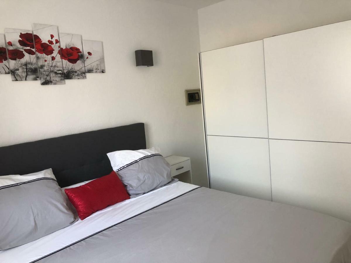 Petite Maisonette Adossee Mais Independante Avec Piscine Villa Peymeinade Exterior foto